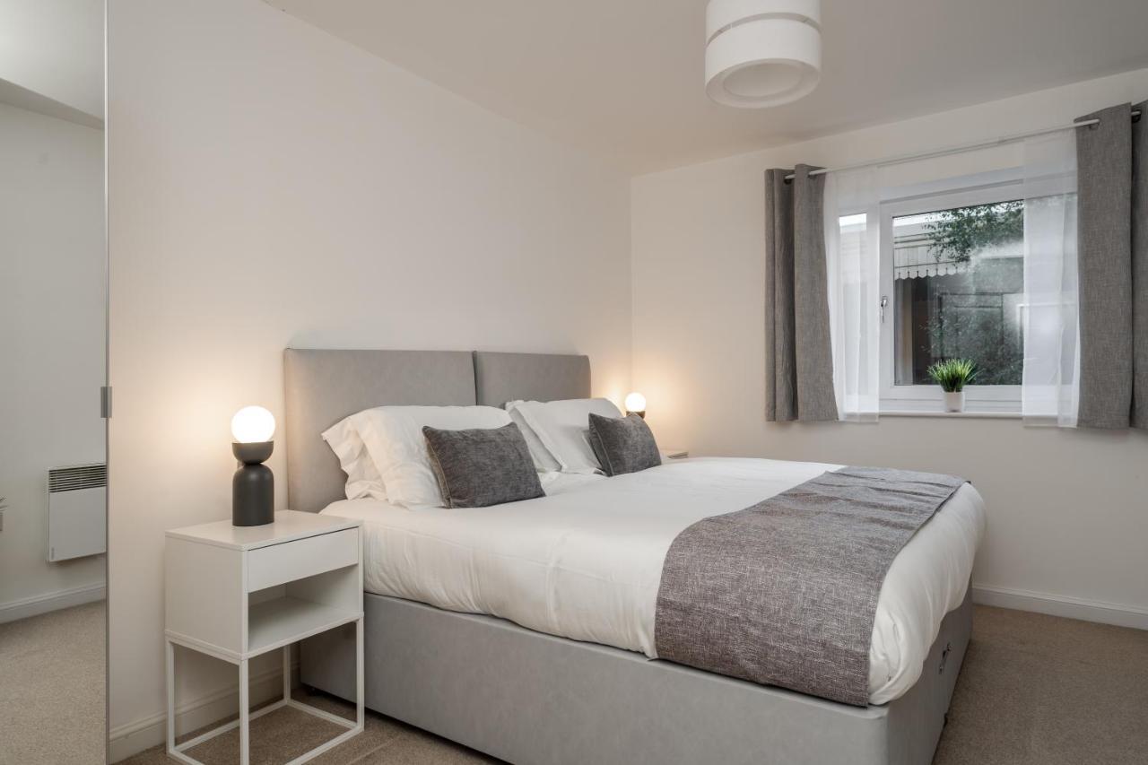 וולברהאמפטון Lovely Modern 2 Bed City Centre Apartment With Free Parking - Double Or Twin Beds Available מראה חיצוני תמונה